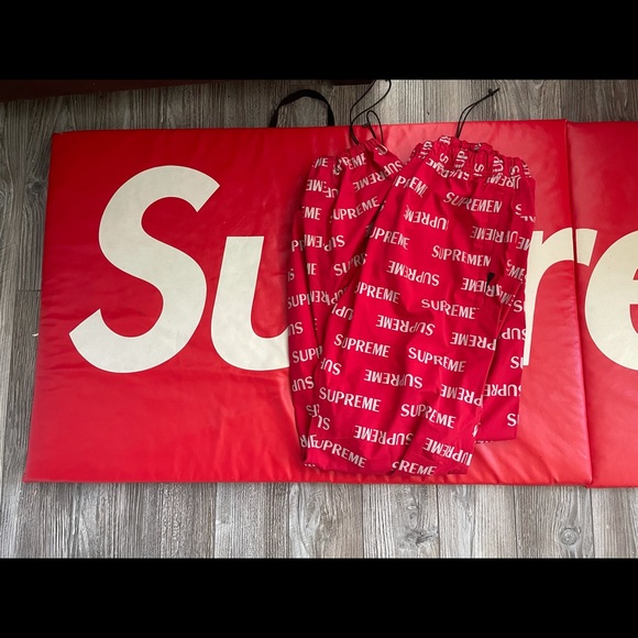 Supreme 3M Reflective Repeat Pants - Picture 3 of 3